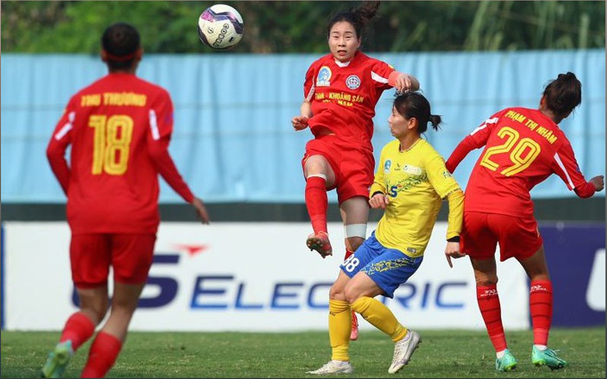 Vòng 4 giải bóng đá nữ VĐQG: CLB TP.HCM 1 và CLB Hà Nội 1 vươn lên đầu bảng - -1890568137