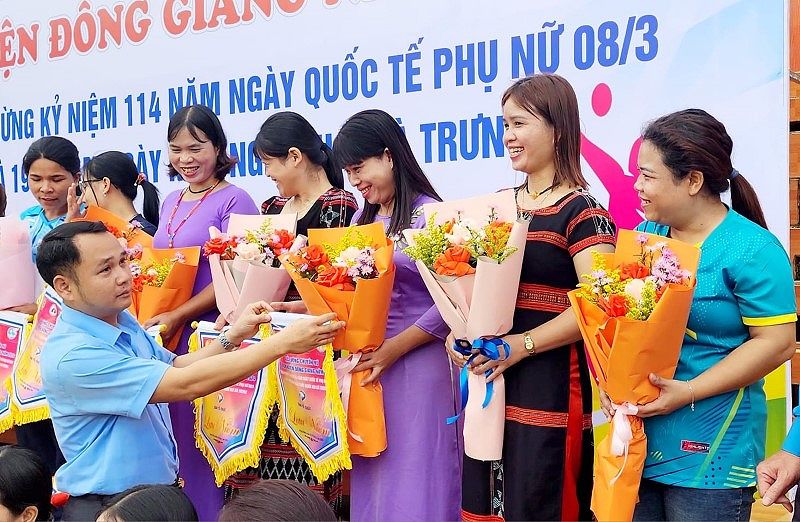 Giải bóng chuyền hơi nữ thành công tại Quảng Nam nhân kỷ niệm Ngày Quốc tế Phụ nữ 8.3 - 1300232370