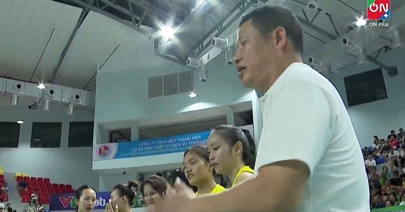 Huấn luyện viên Hữu Bình gây tranh cãi với phát ngôn về giới tính trong bóng chuyền nữ - 1152488420