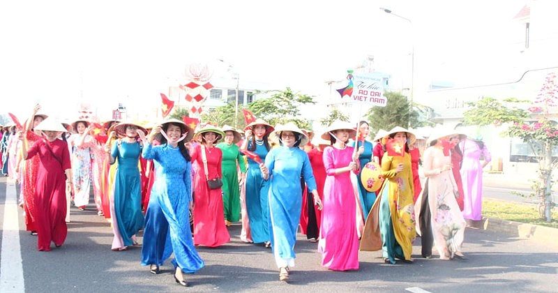 Kỷ niệm 114 năm Ngày Quốc tế Phụ nữ: Đồng Nai tổ chức diễu hành áo dài - -20687075