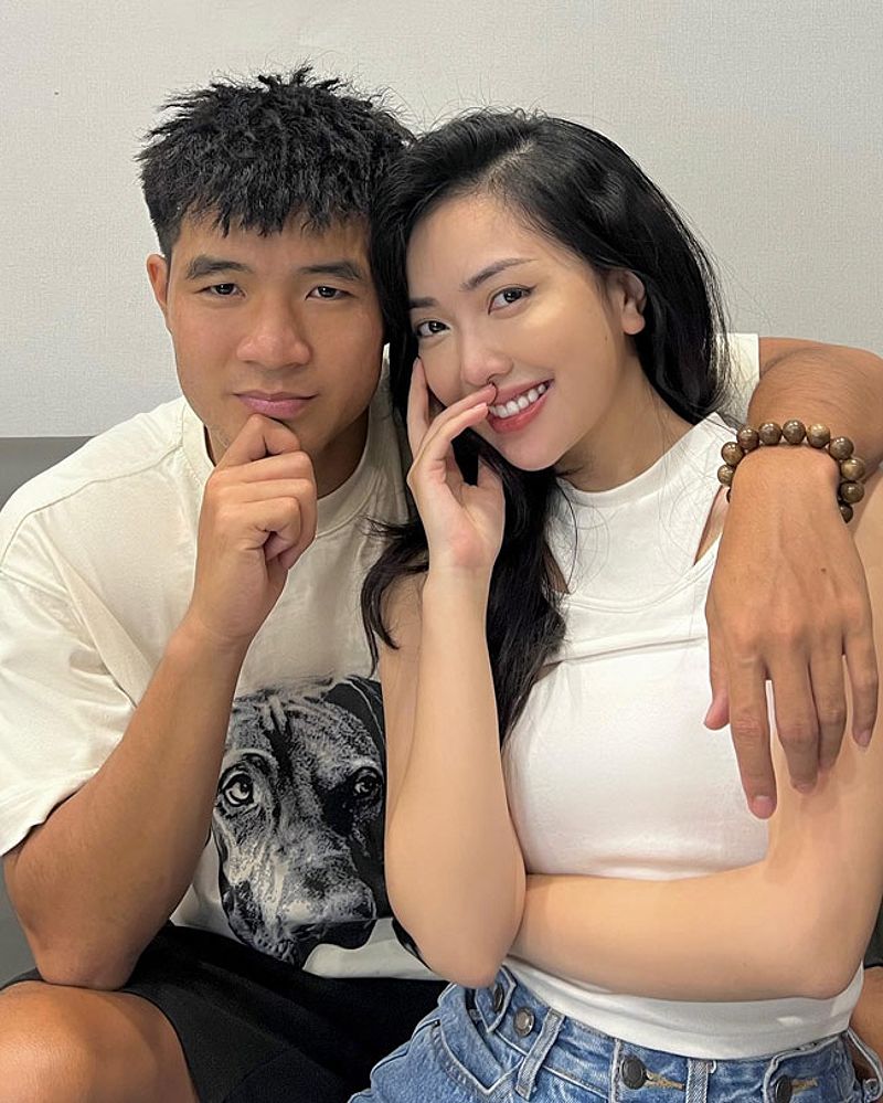 Top 3 cặp đôi hot girl và cầu thủ nổi tiếng trong làng bóng đá Việt - -1434779507